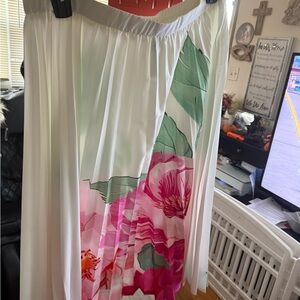 SHEIN Floral Print Midi Skirt in White and Pink